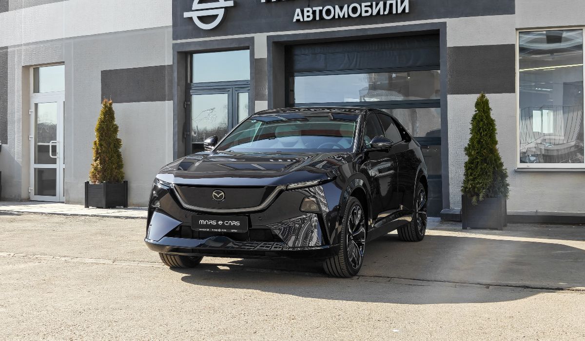 Mazda EZ-60 (чёрная)